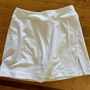 Alo Yoga white tennis skirt with slit